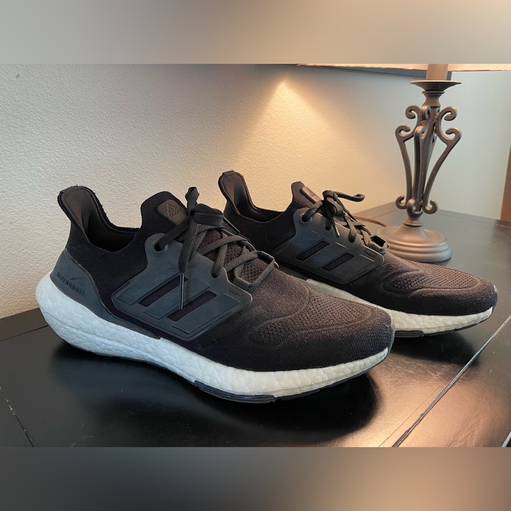 adidas Ultraboost 22